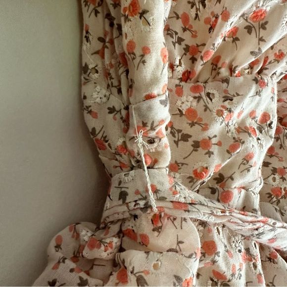 Storia • V-Neck‎ Floral Frill Dress - Picture 7 of 10